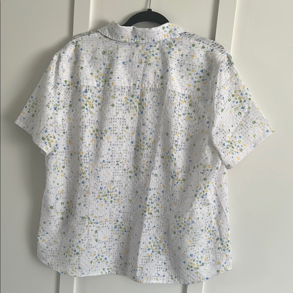 White Short Sleeve Button-Up Alfred Dunner Shirt - Picture 3 of 5